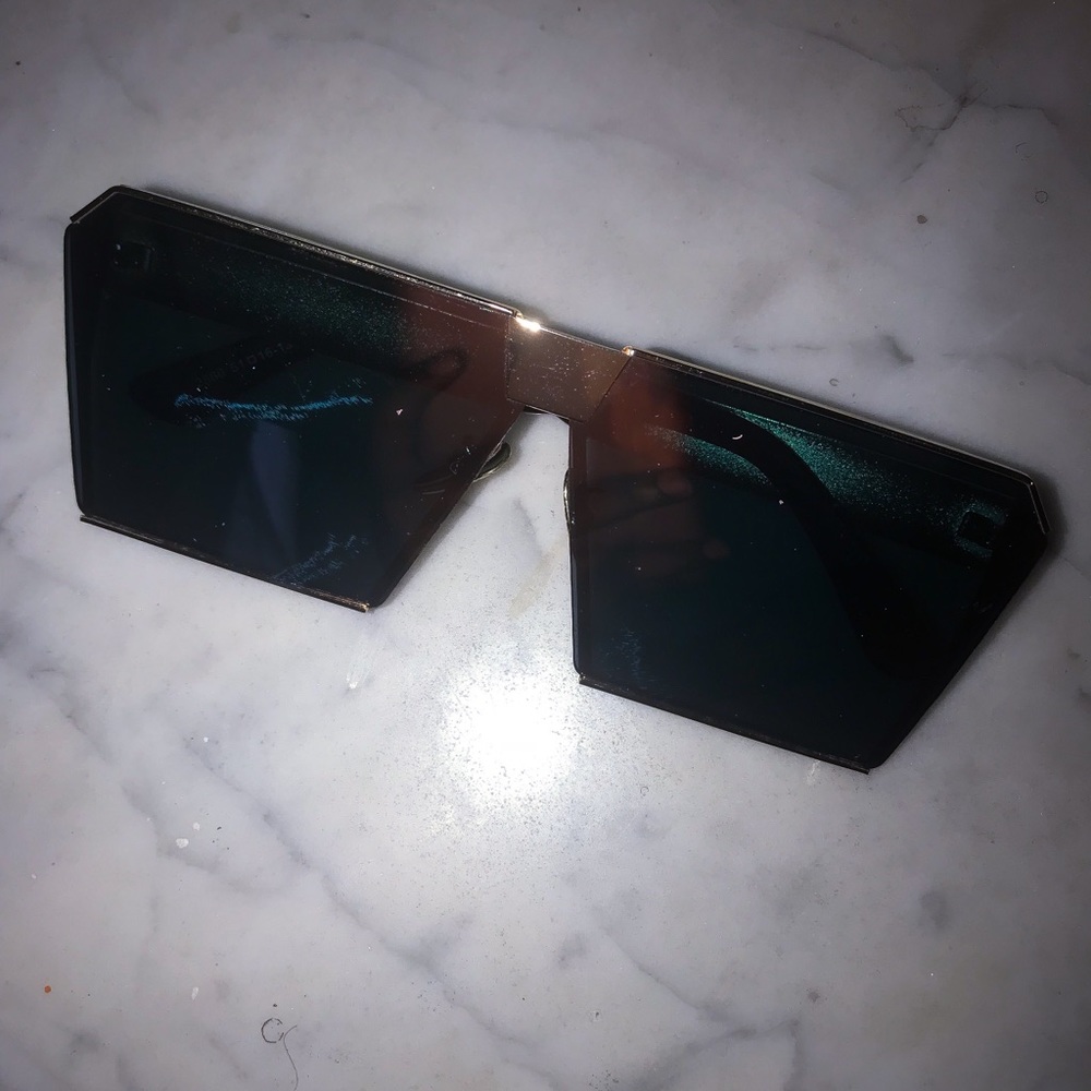 Women’s Mirror Sunglasses 😍